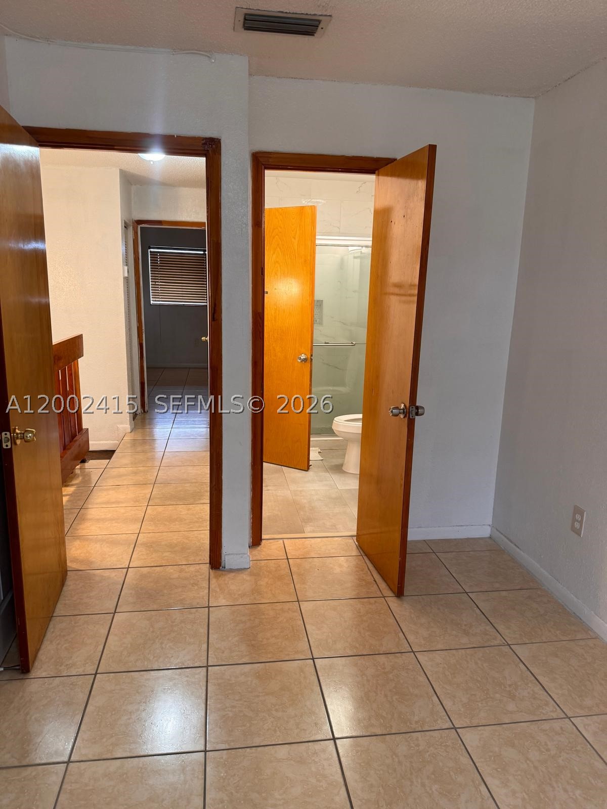 180 Royal Palm Rd #216, Hialeah Gardens FL 33016