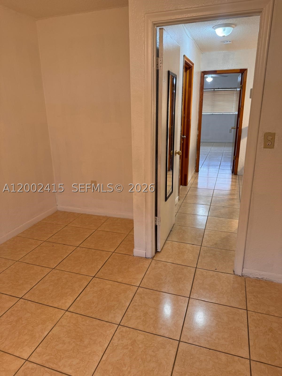 180 Royal Palm Rd #216, Hialeah Gardens FL 33016