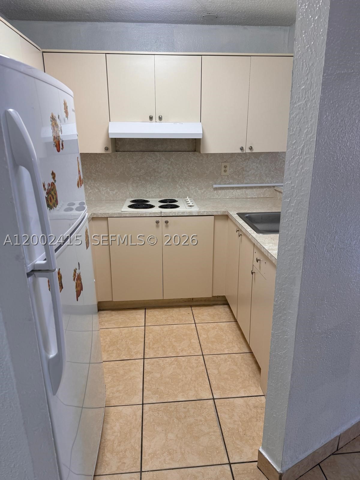 180 Royal Palm Rd #216, Hialeah Gardens FL 33016