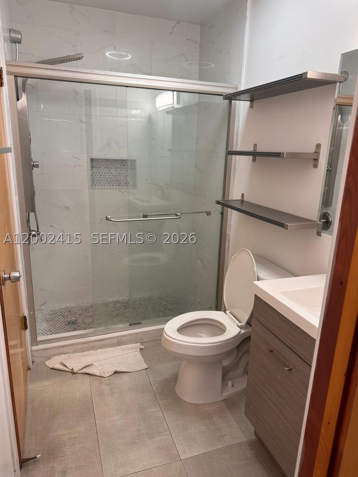 180 Royal Palm Rd #216, Hialeah Gardens FL 33016