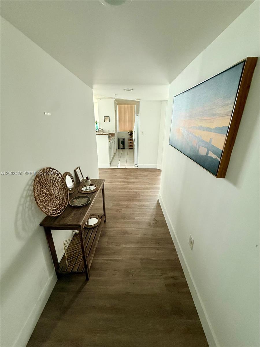 1155 Brickell Bay Dr #1702, Miami FL 33131