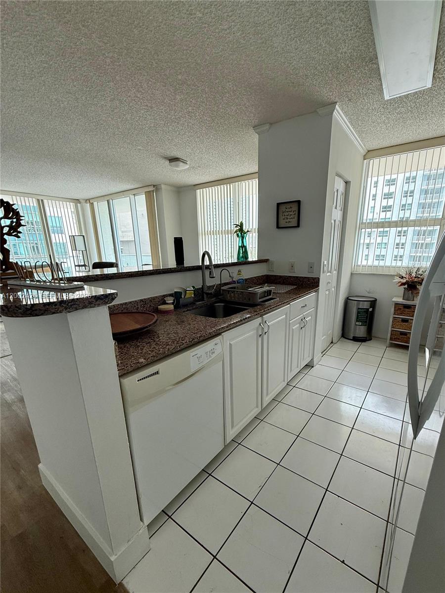 1155 Brickell Bay Dr #1702, Miami FL 33131