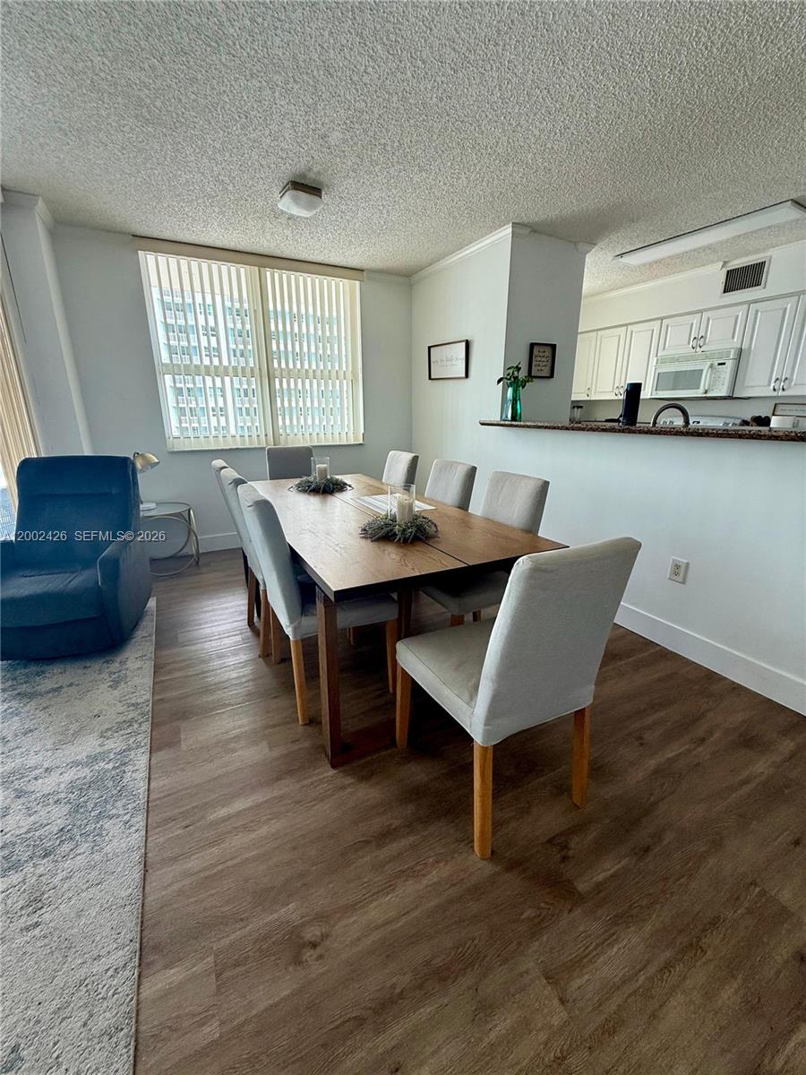 1155 Brickell Bay Dr #1702, Miami FL 33131