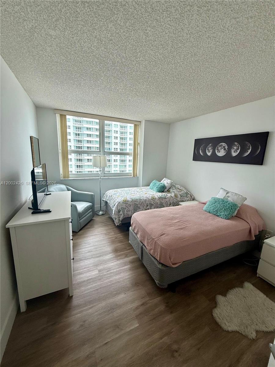 1155 Brickell Bay Dr #1702, Miami FL 33131