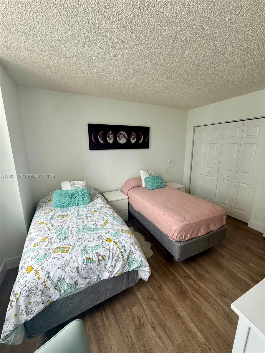 1155 Brickell Bay Dr #1702, Miami FL 33131