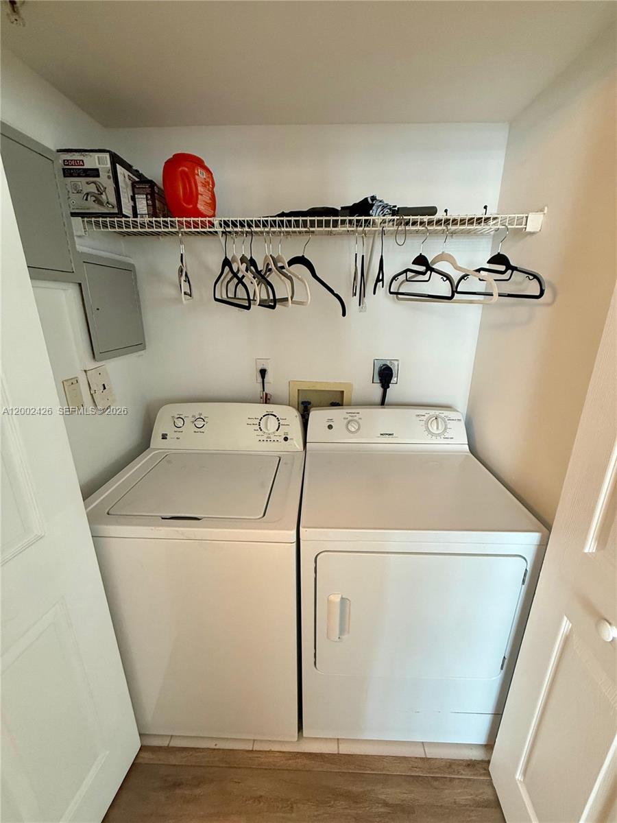 1155 Brickell Bay Dr #1702, Miami FL 33131
