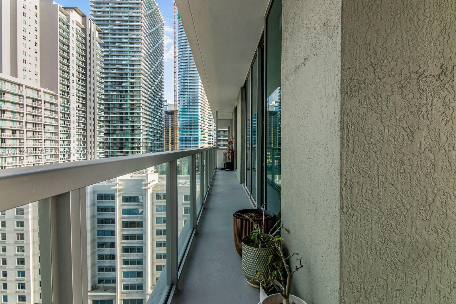 79 SW 12th St #2107-S, Miami FL 33130