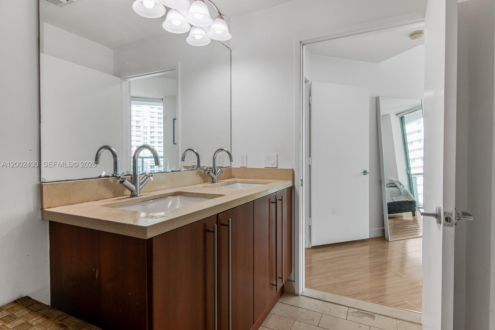 79 SW 12th St #2107-S, Miami FL 33130