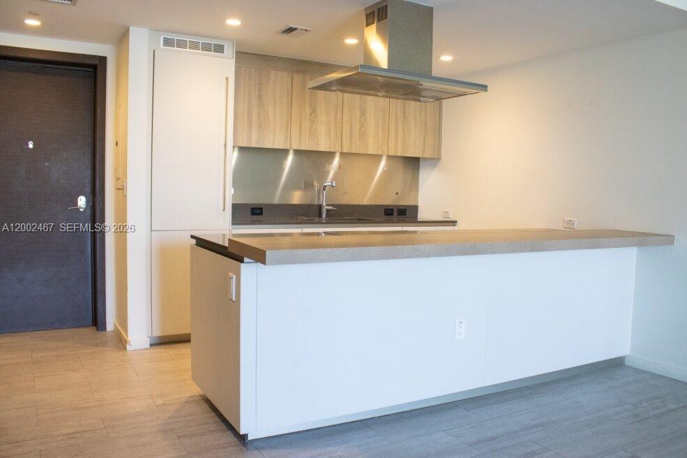 1000 Brickell Plz #1906, Miami FL 33131