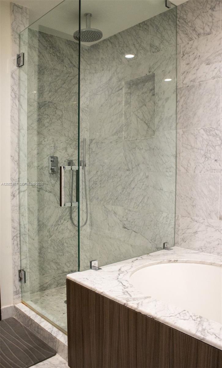 1000 Brickell Plz #1906, Miami FL 33131
