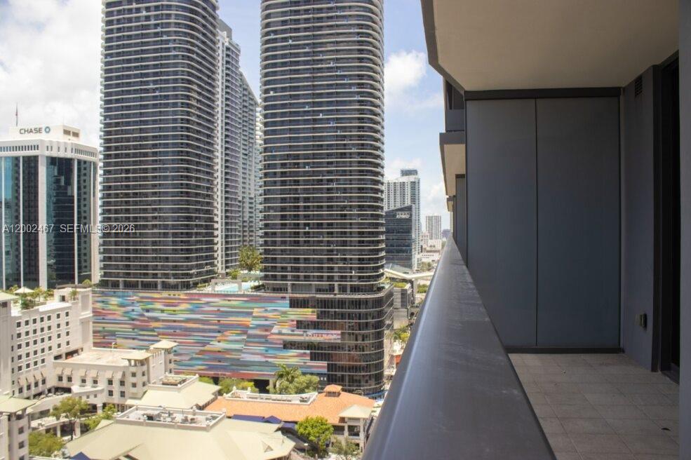 1000 Brickell Plz #1906, Miami FL 33131