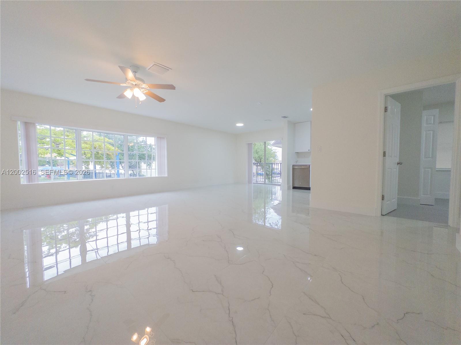 5400 NW 18th St #3N, Lauderhill FL 33313