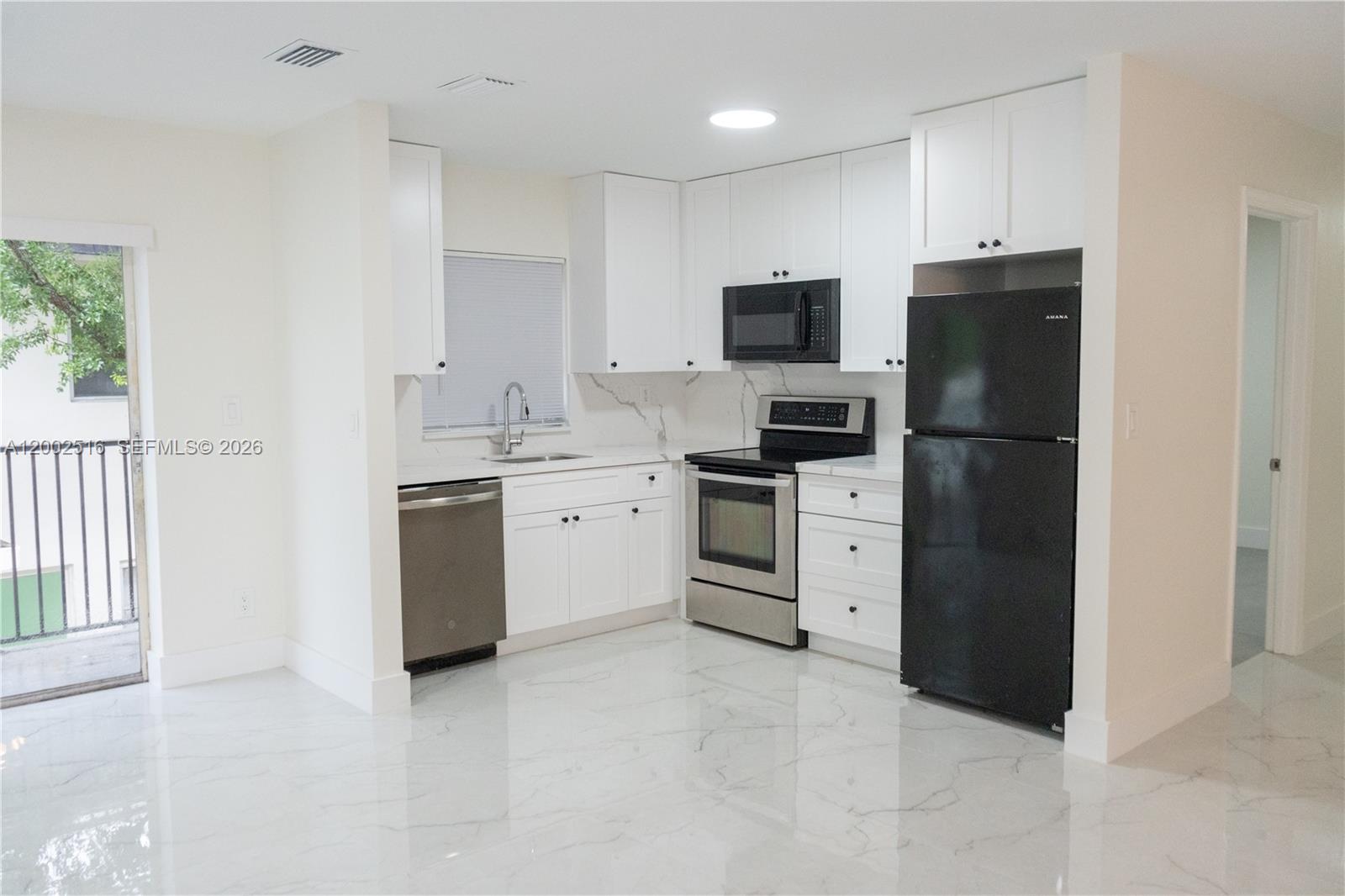 5400 NW 18th St #3N, Lauderhill FL 33313