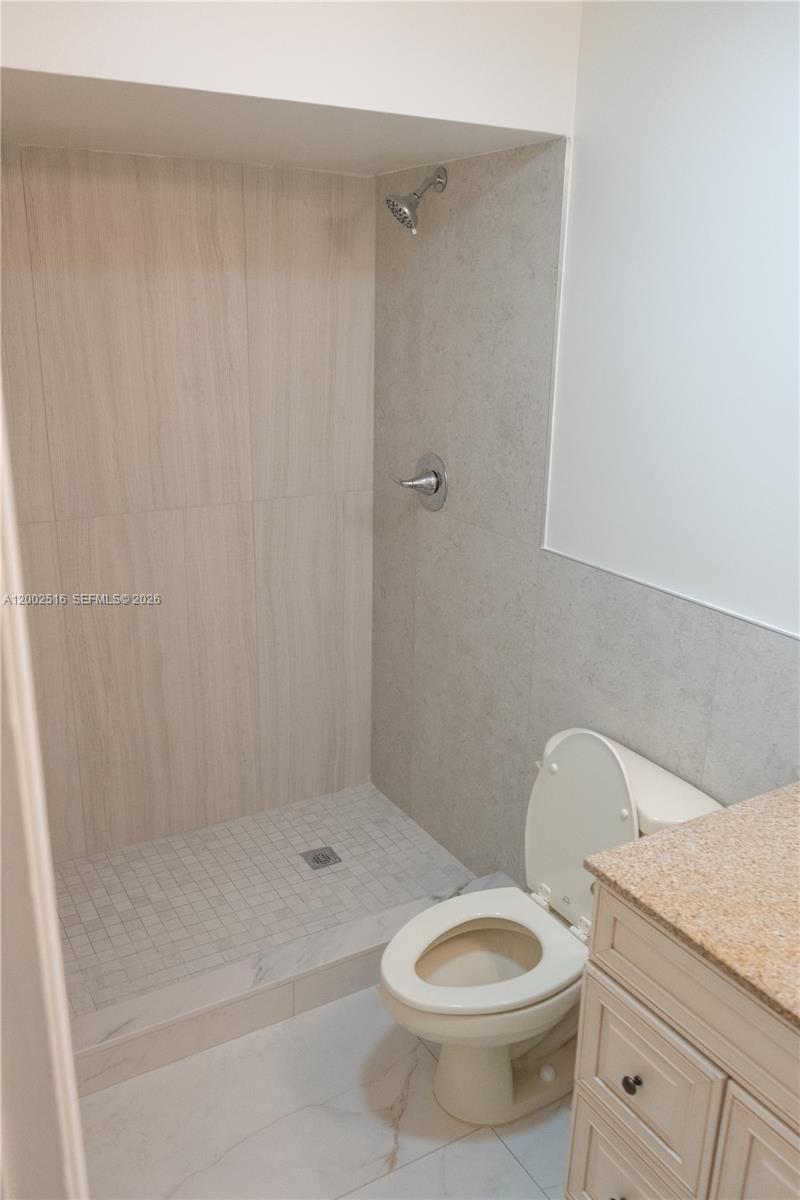 5400 NW 18th St #3N, Lauderhill FL 33313