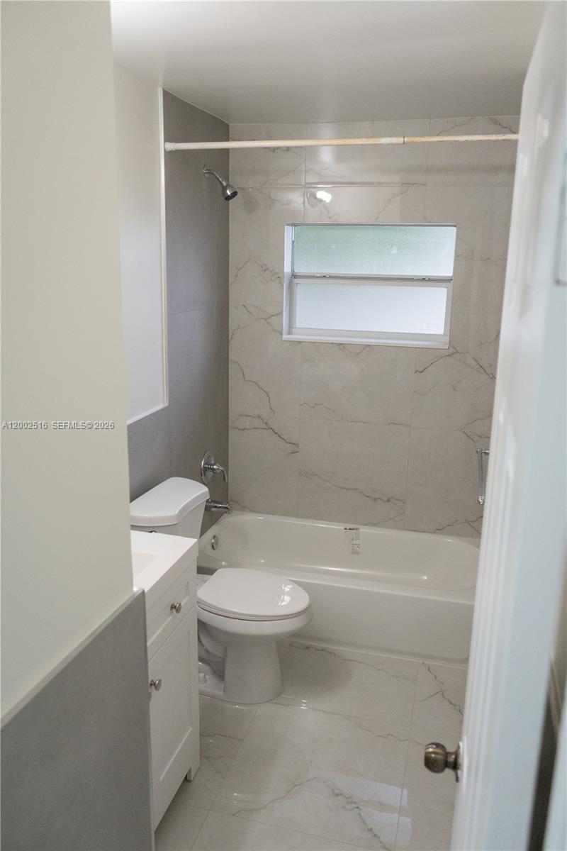 5400 NW 18th St #3N, Lauderhill FL 33313