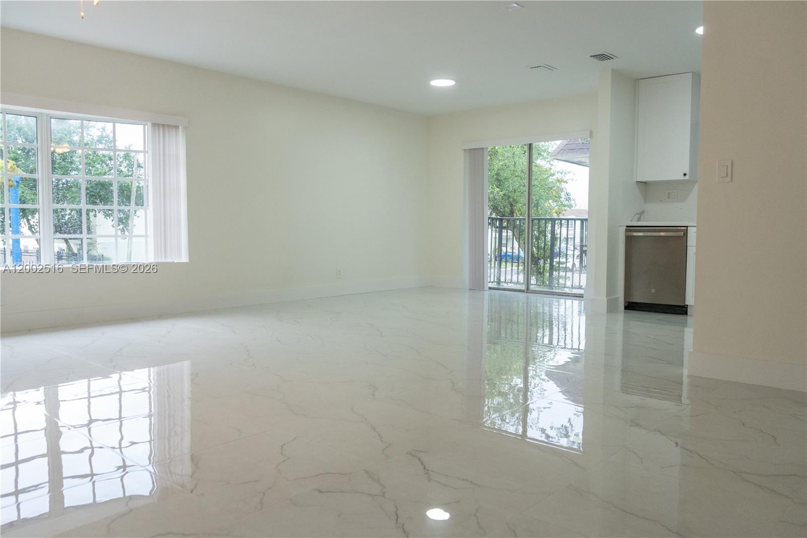5400 NW 18th St #3N, Lauderhill FL 33313