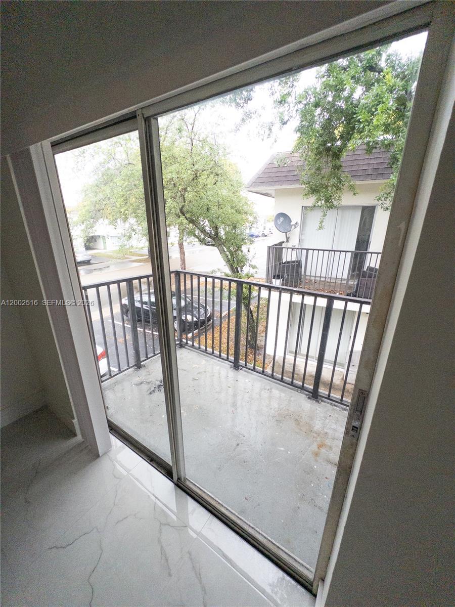 5400 NW 18th St #3N, Lauderhill FL 33313