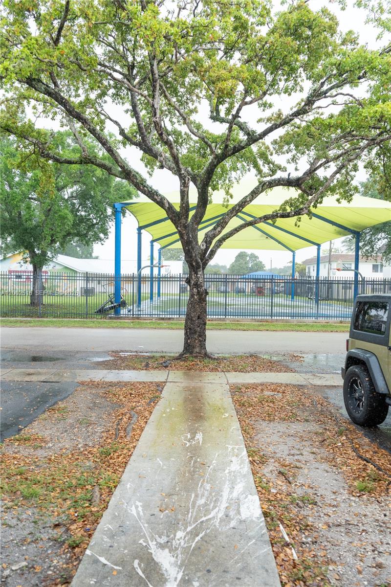 5400 NW 18th St #3N, Lauderhill FL 33313