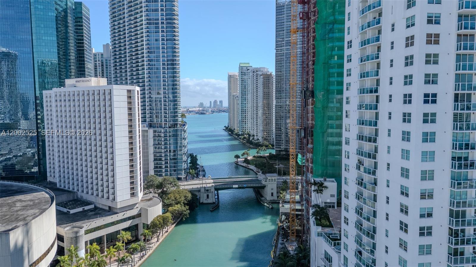 31 SE 5th St #2301, Miami FL 33131