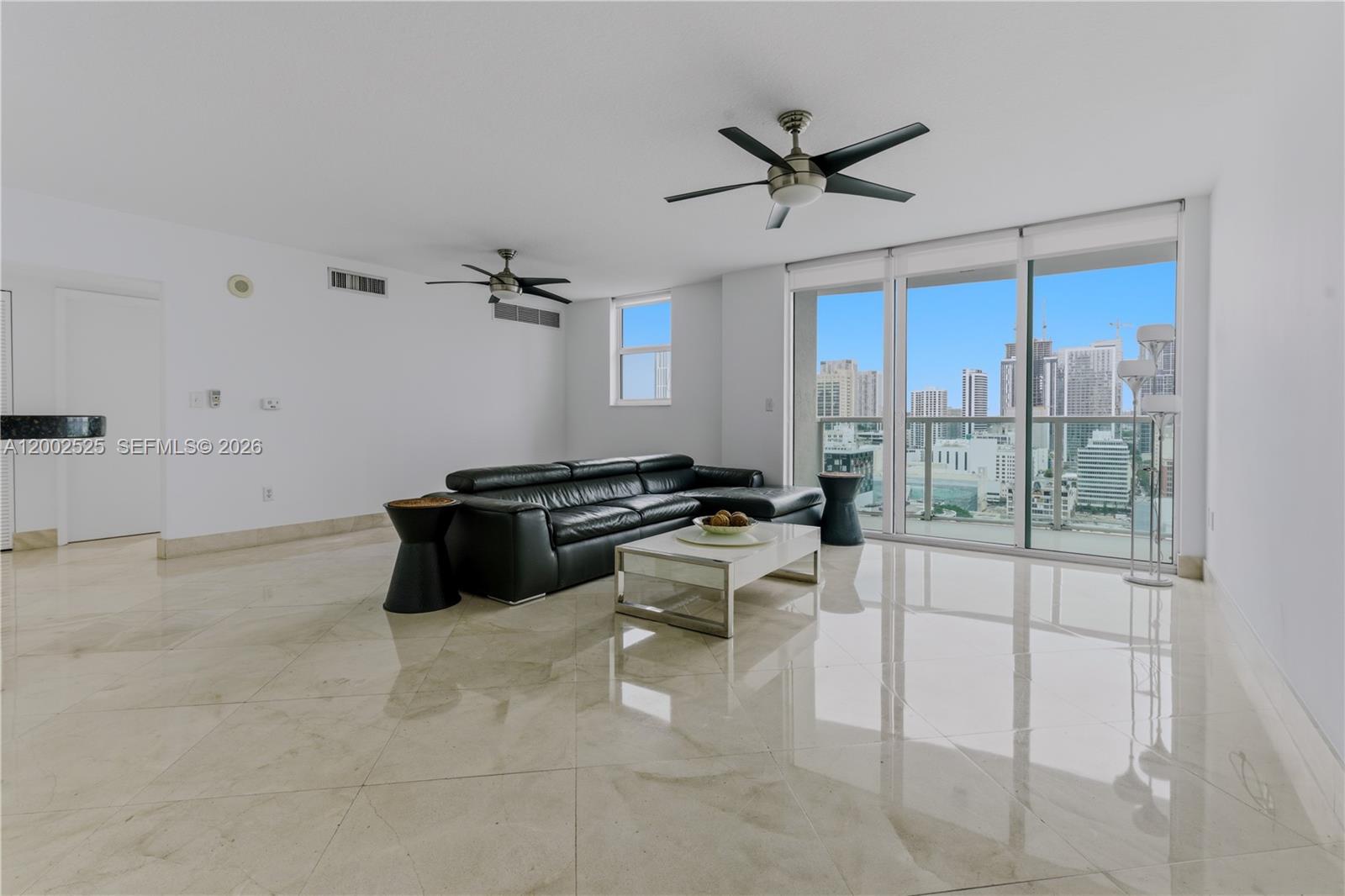 31 SE 5th St #2301, Miami FL 33131
