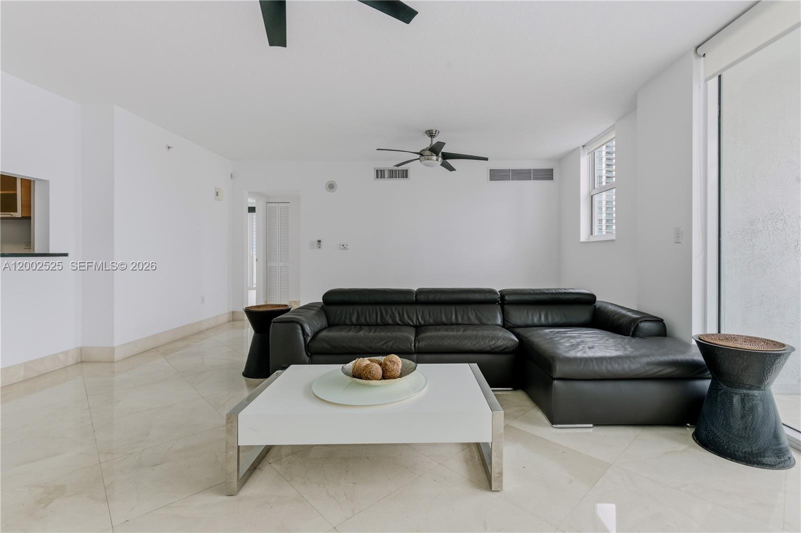 31 SE 5th St #2301, Miami FL 33131