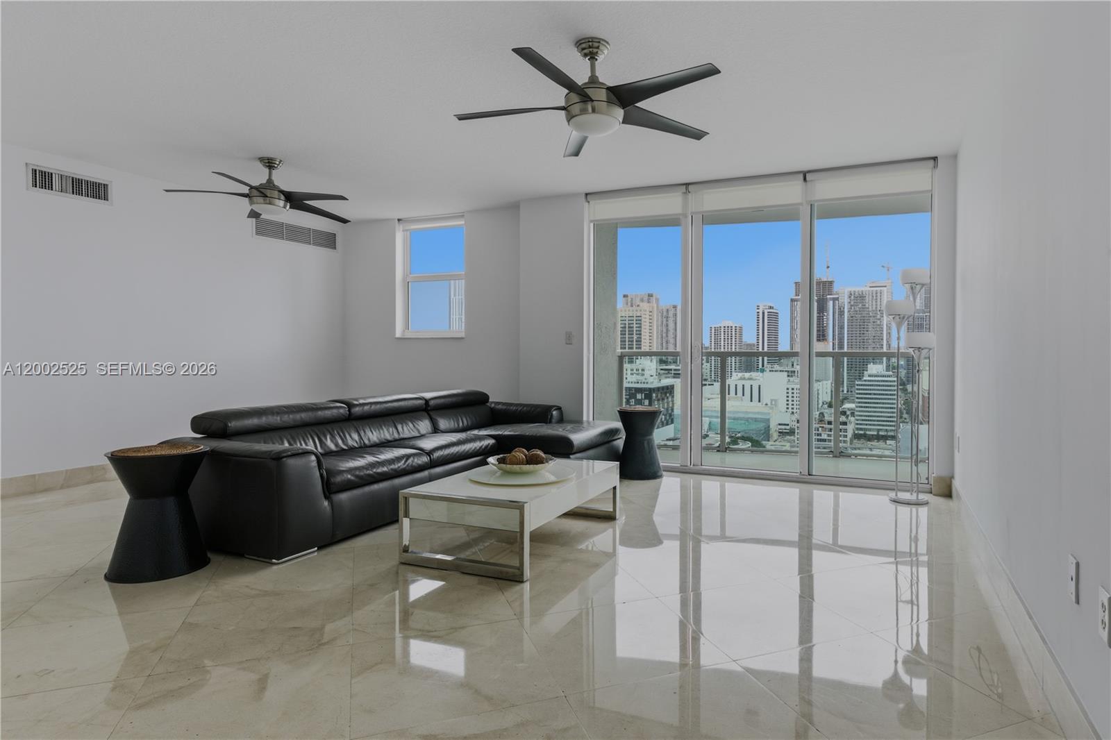 31 SE 5th St #2301, Miami FL 33131