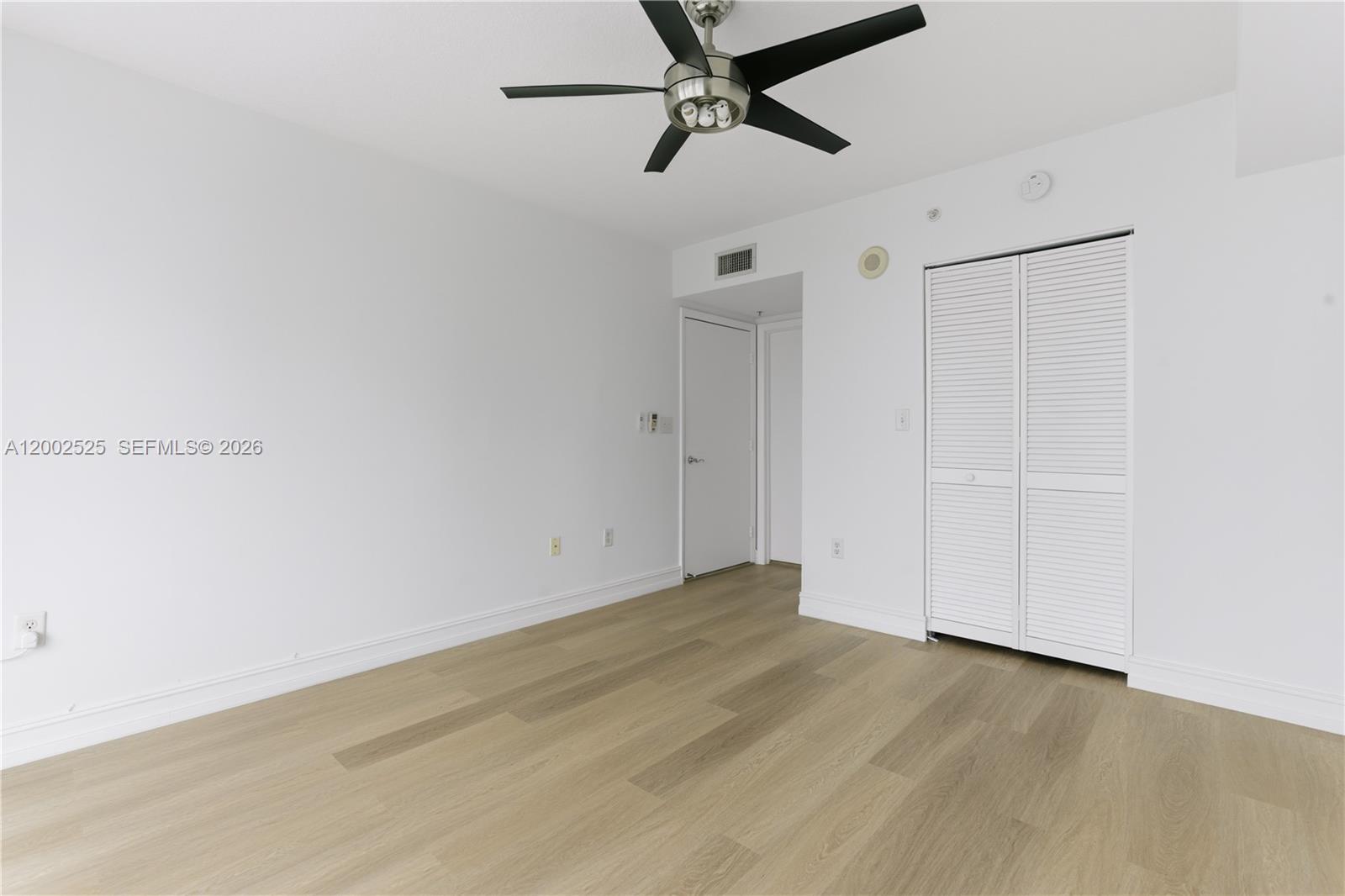 31 SE 5th St #2301, Miami FL 33131