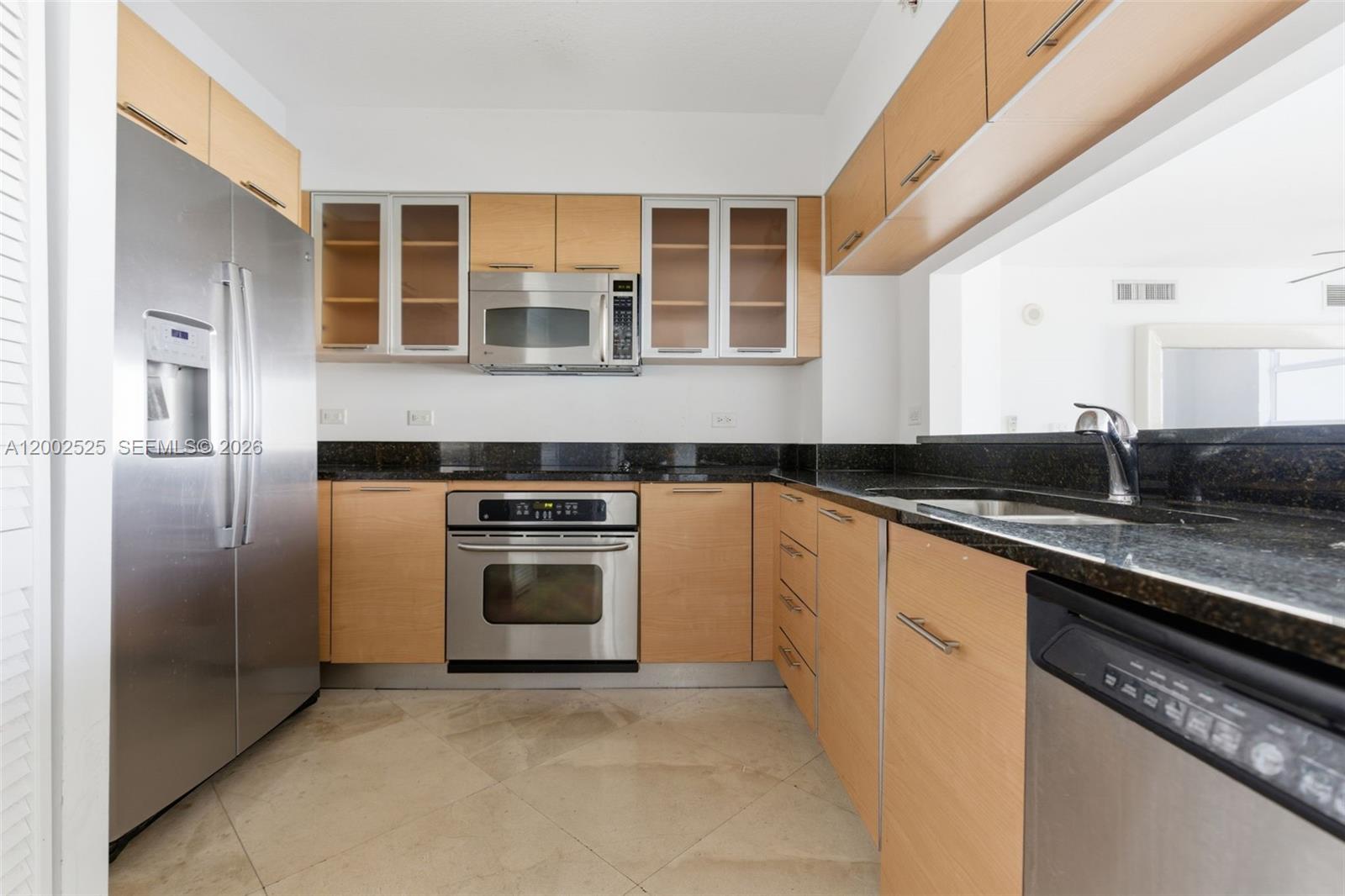 31 SE 5th St #2301, Miami FL 33131