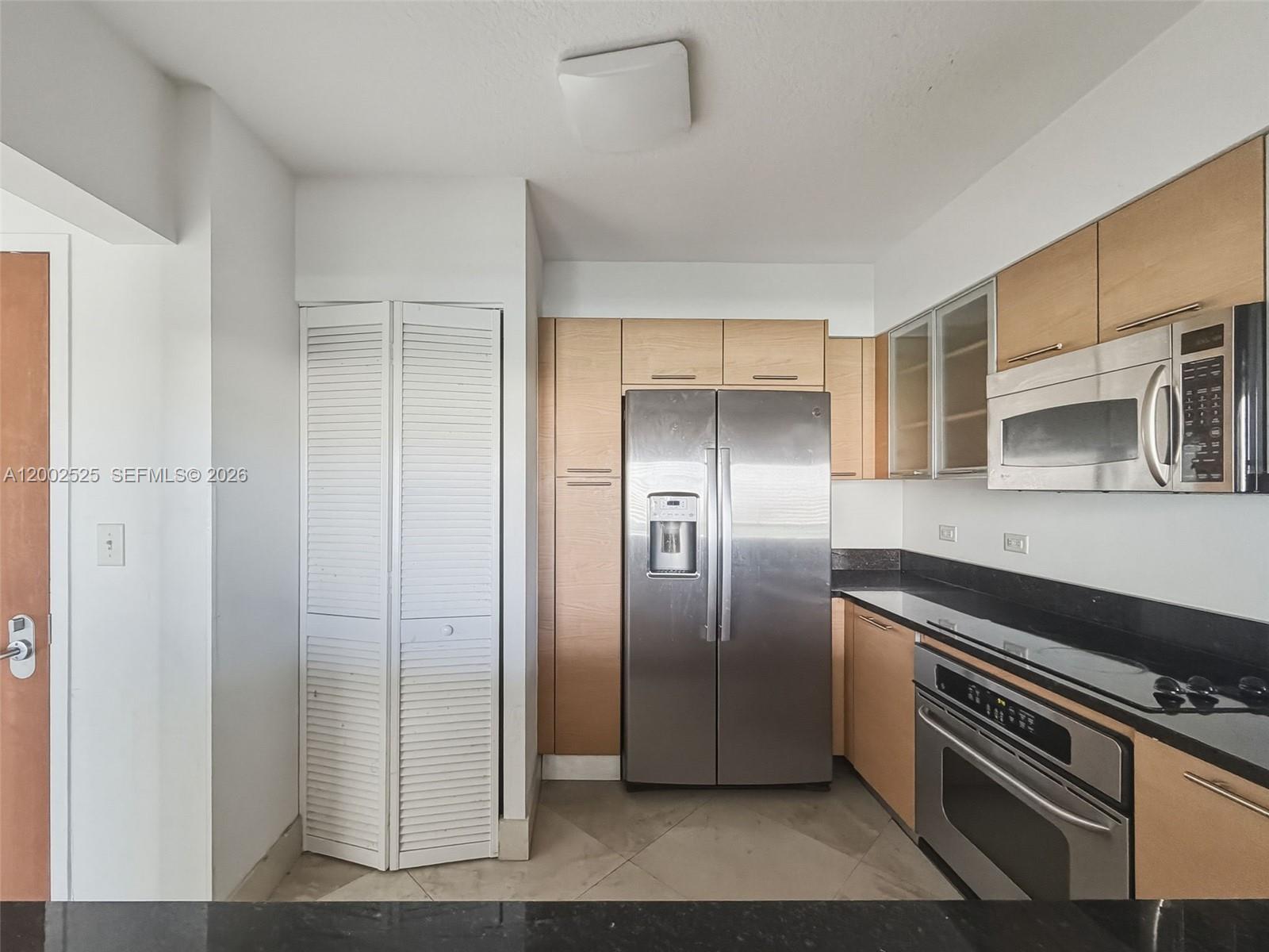 31 SE 5th St #2301, Miami FL 33131
