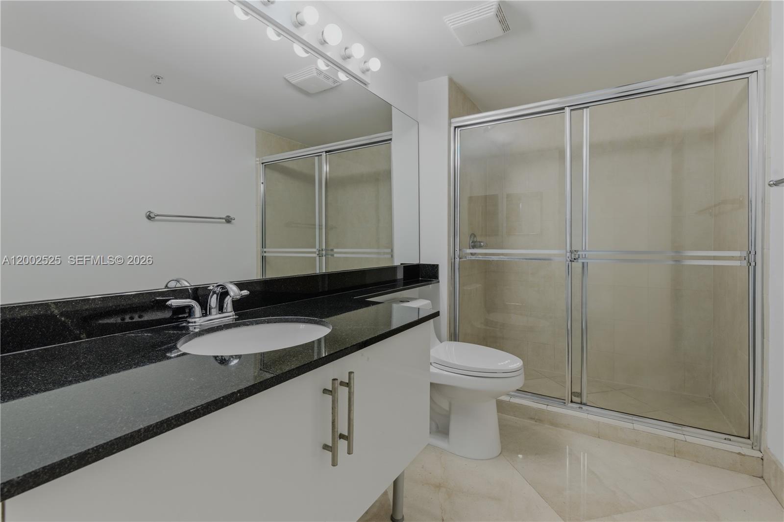 31 SE 5th St #2301, Miami FL 33131