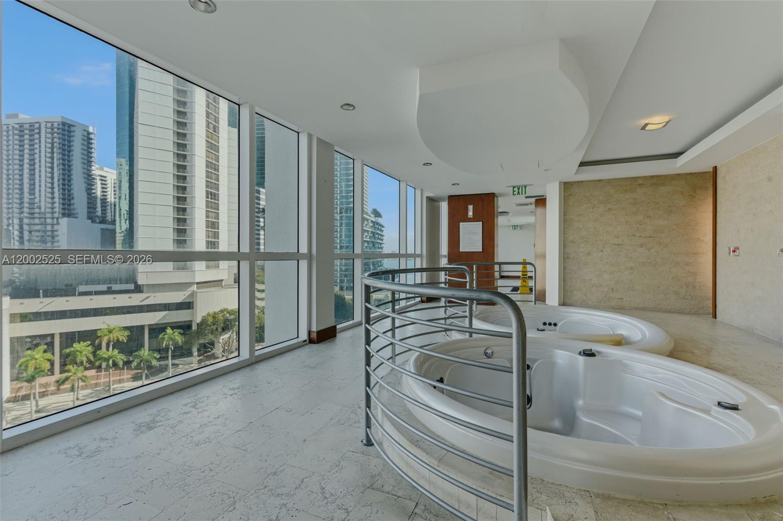 31 SE 5th St #2301, Miami FL 33131