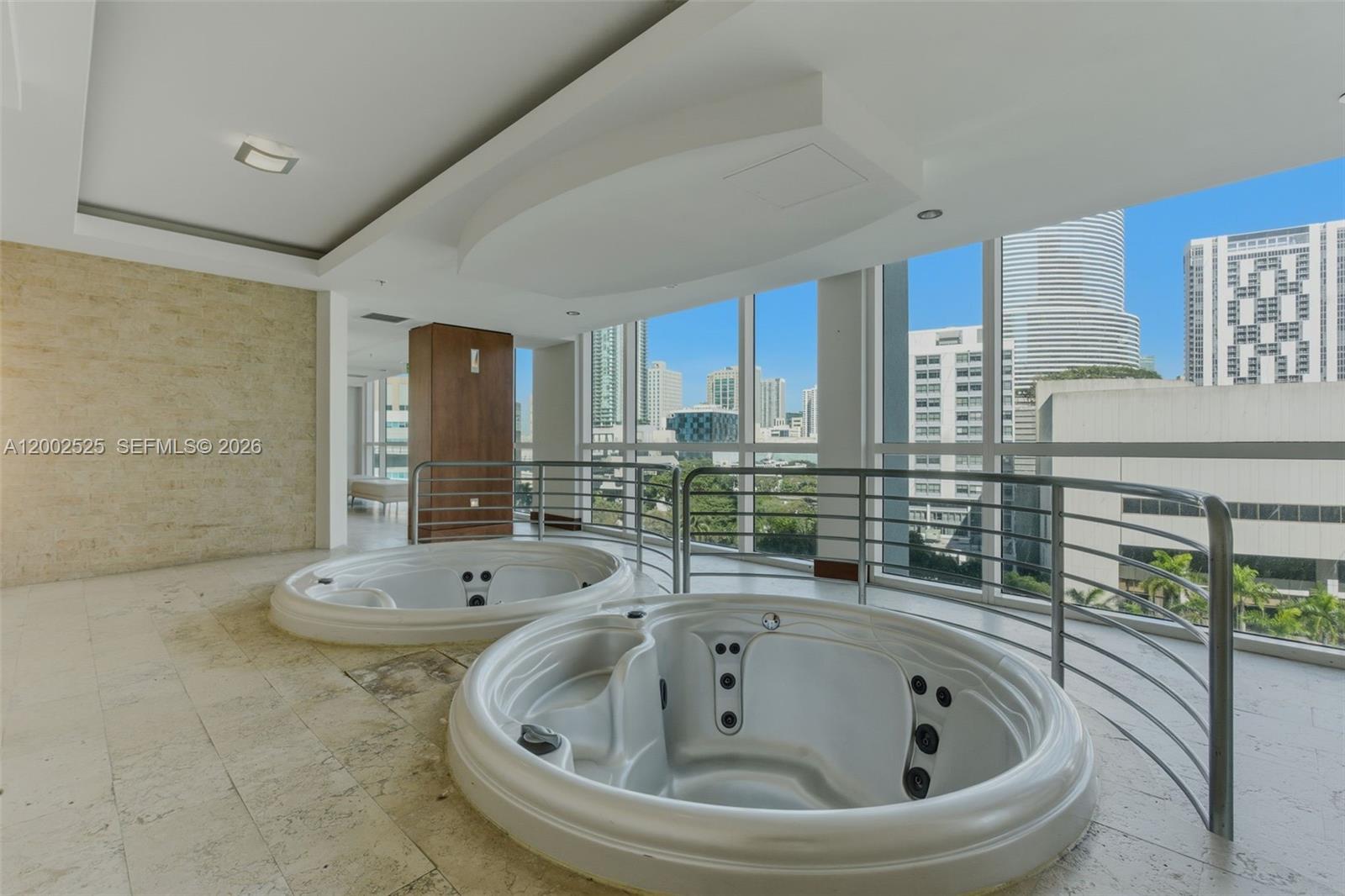 31 SE 5th St #2301, Miami FL 33131