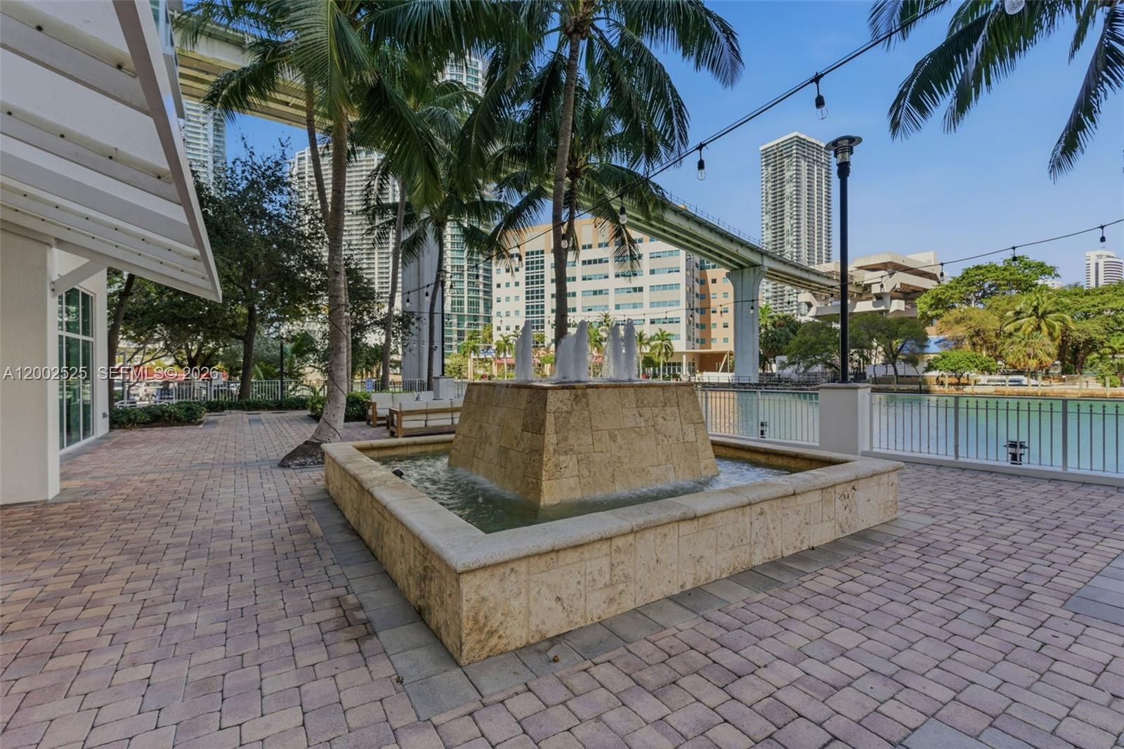 31 SE 5th St #2301, Miami FL 33131