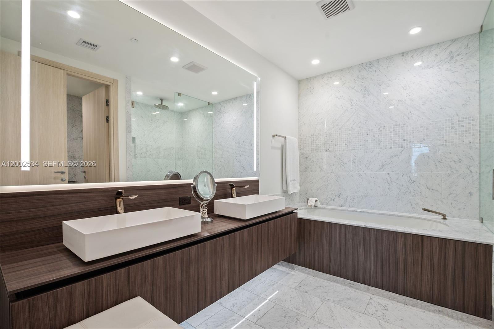 1000 Brickell Plz #PH5103, Miami FL 33131