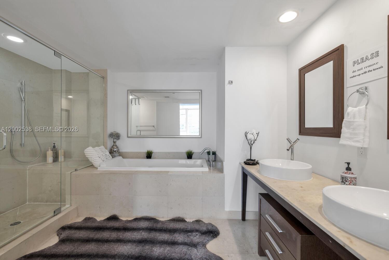 485 Brickell Ave #4104, Miami FL 33131