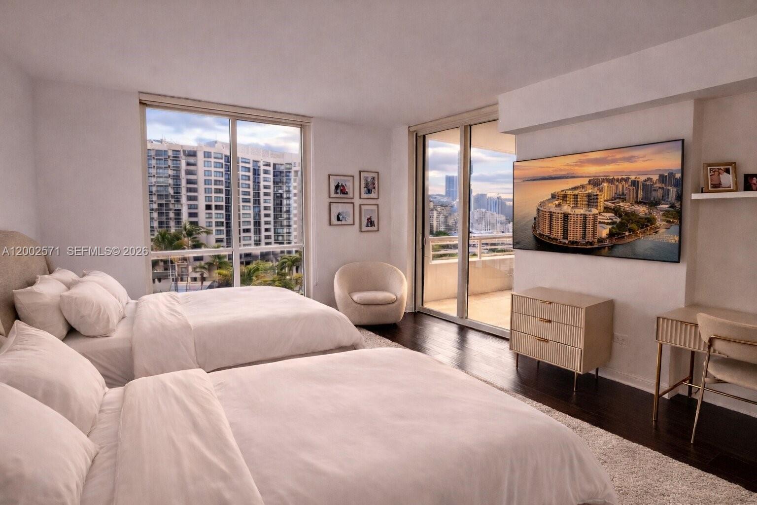 848 Brickell Key Dr #905, Miami FL 33131