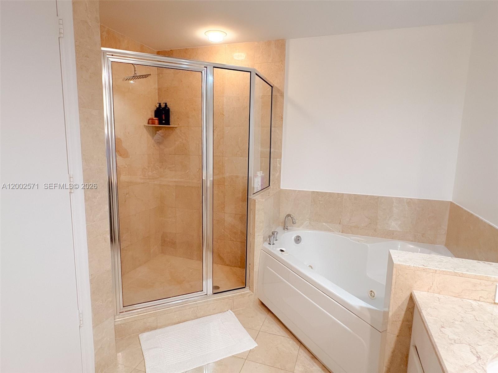 848 Brickell Key Dr #905, Miami FL 33131