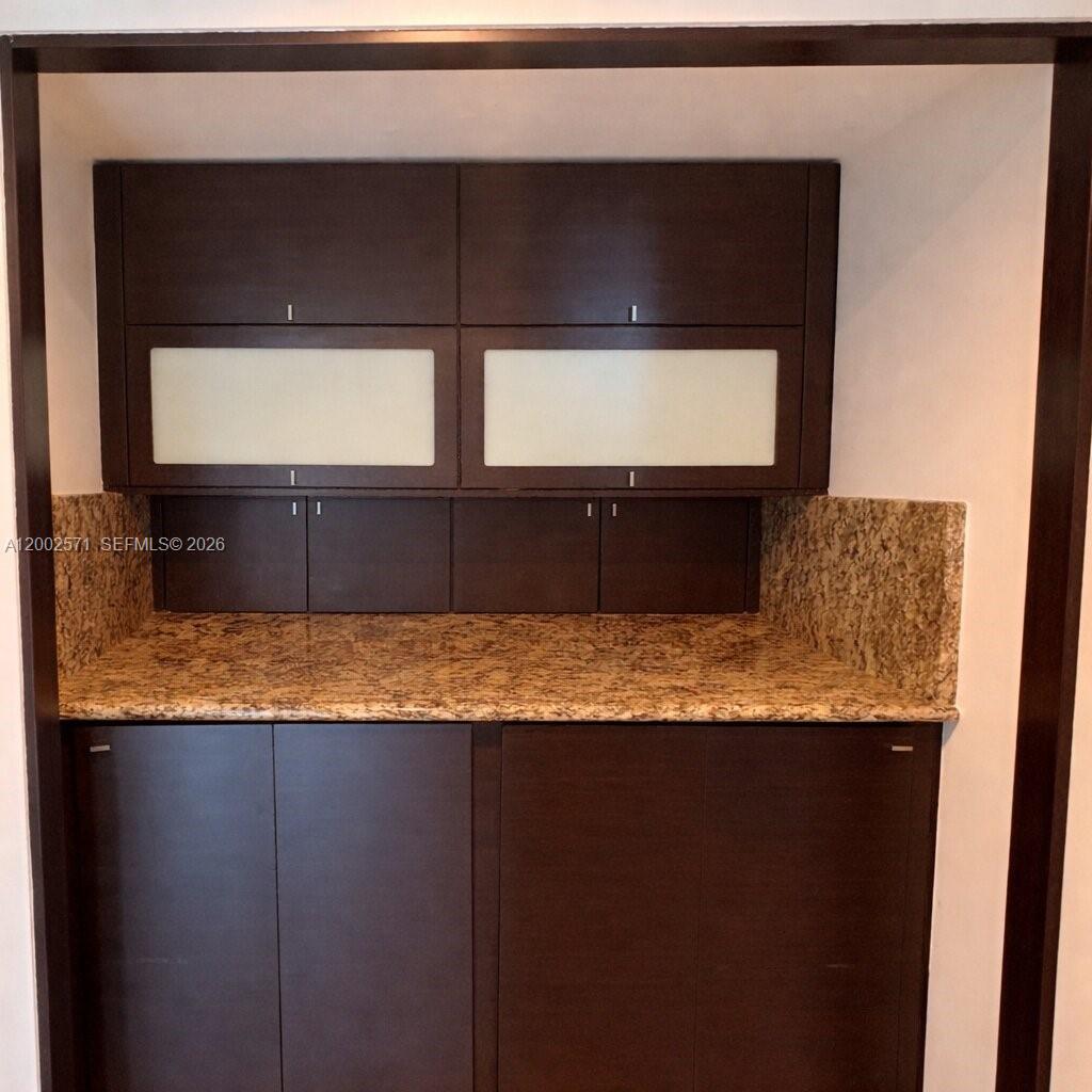 848 Brickell Key Dr #905, Miami FL 33131