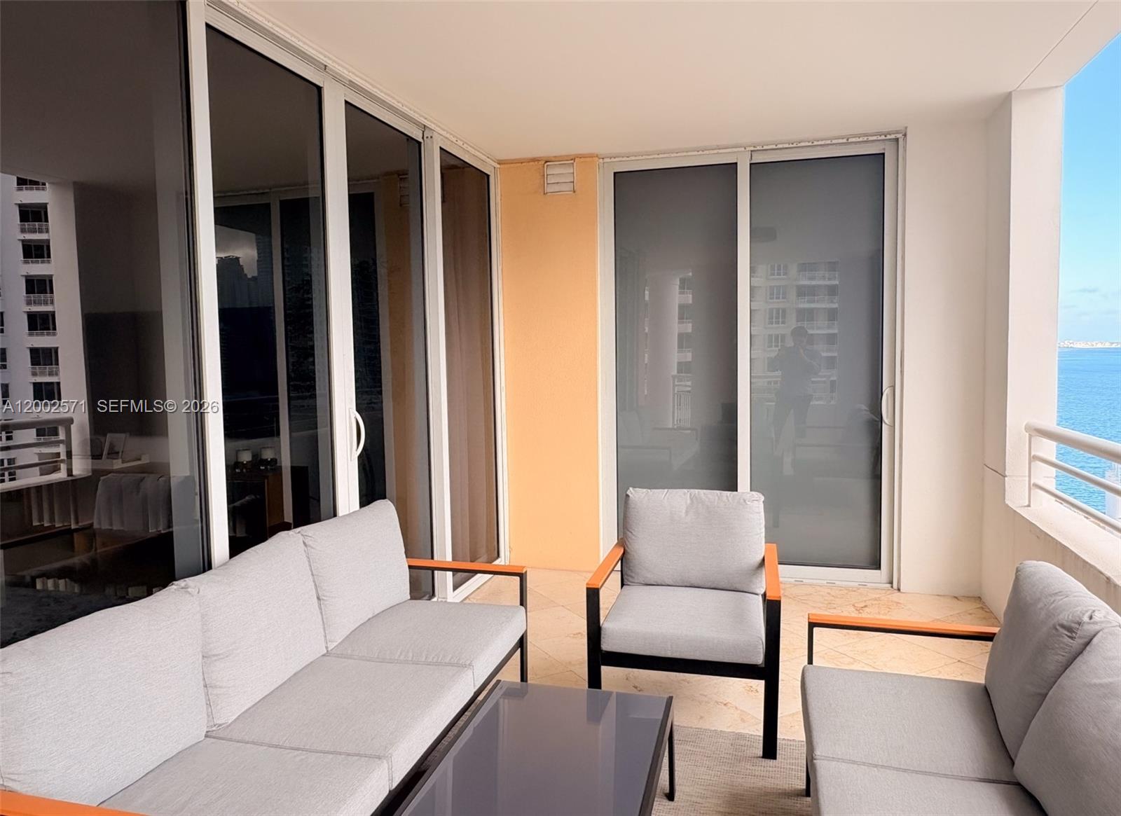 848 Brickell Key Dr #905, Miami FL 33131