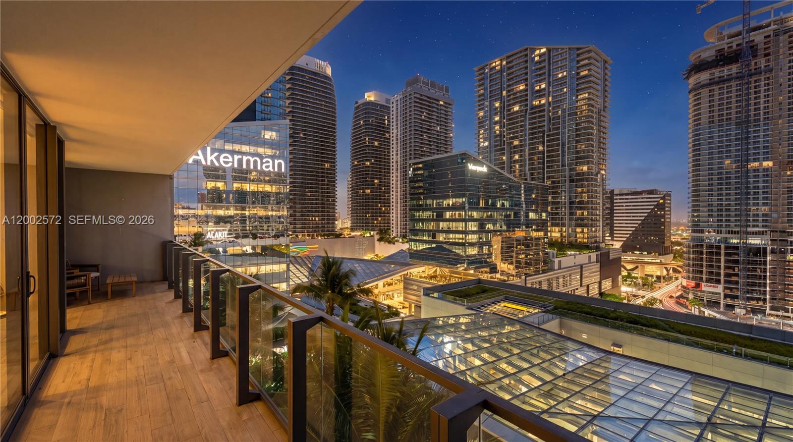 68 SE 6th St #1106, Miami FL 33131