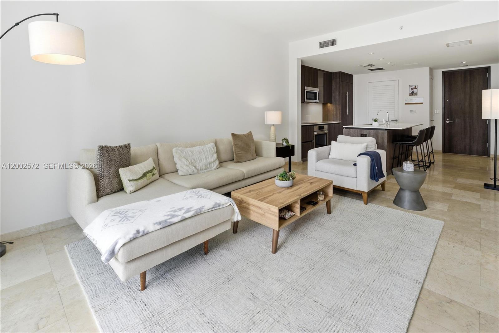 68 SE 6th St #1106, Miami FL 33131