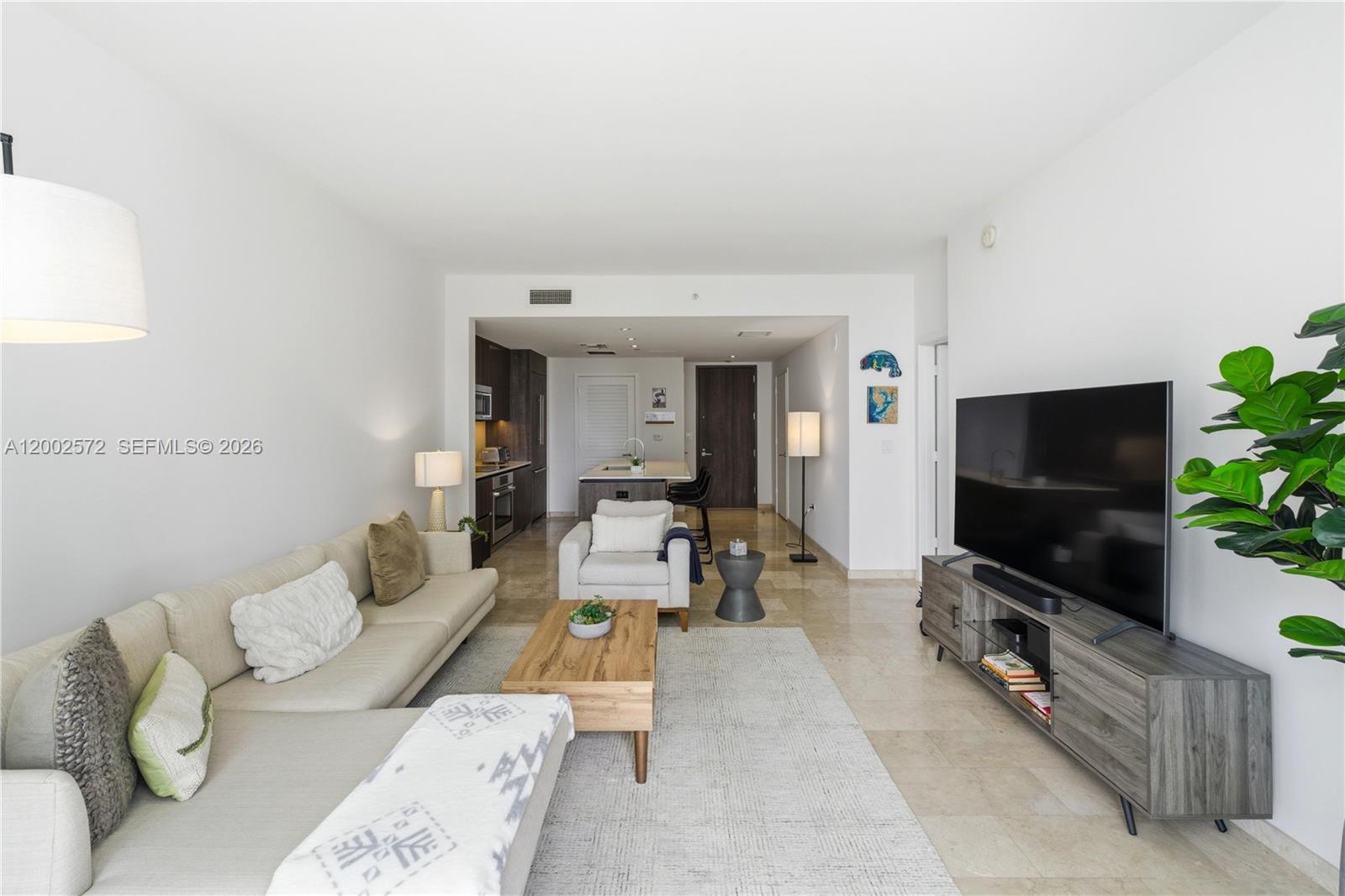 68 SE 6th St #1106, Miami FL 33131