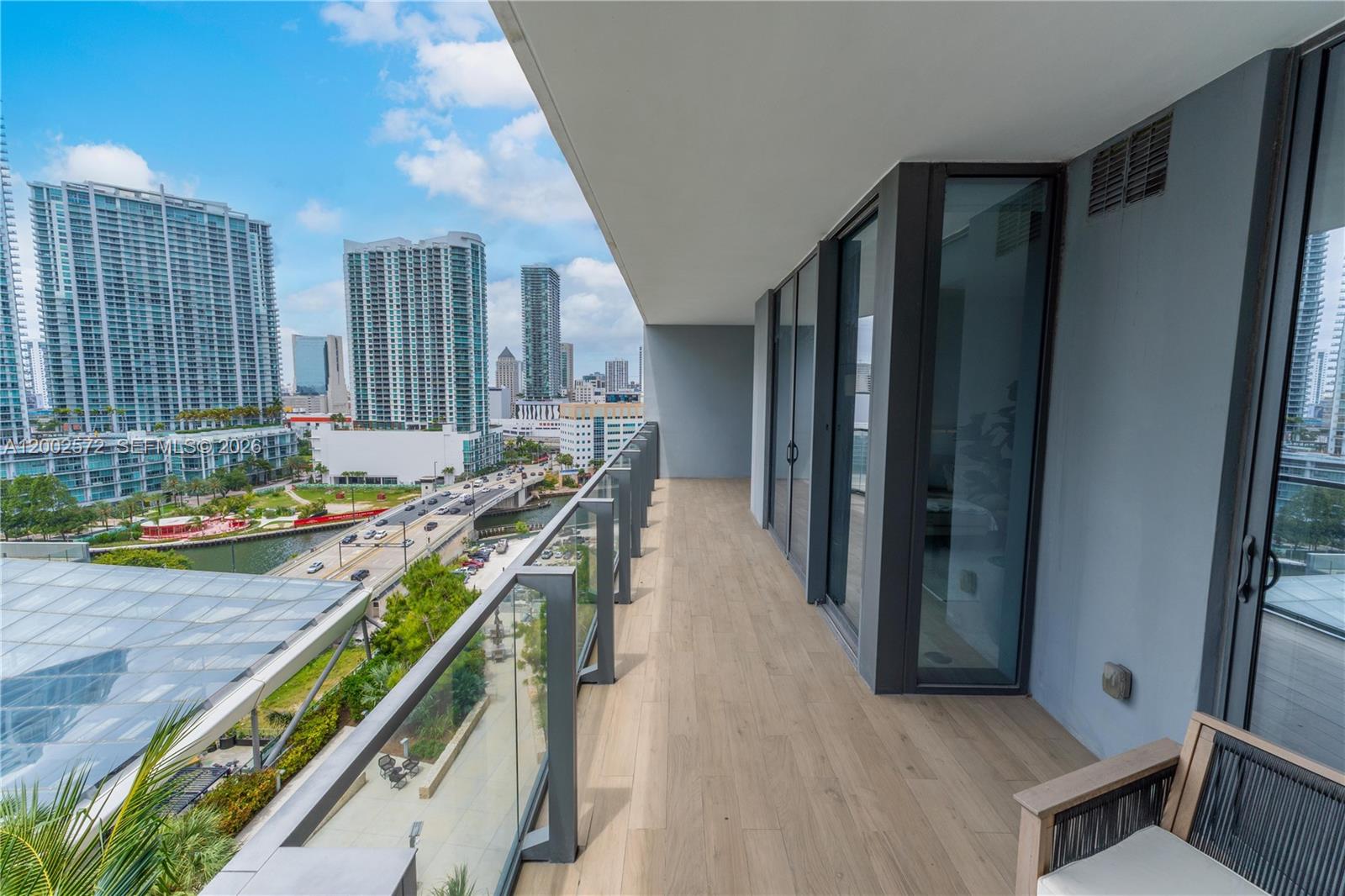 68 SE 6th St #1106, Miami FL 33131