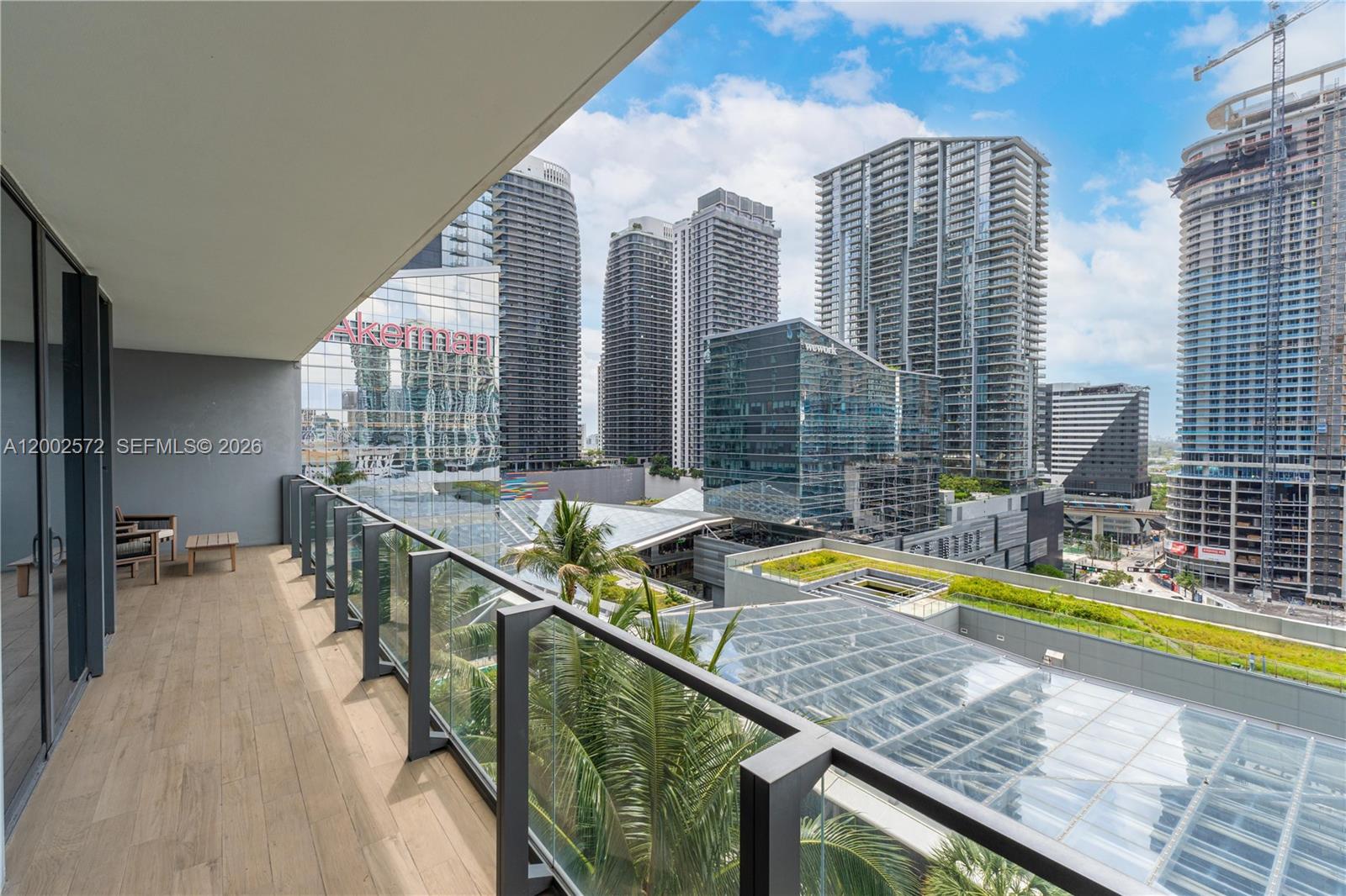 68 SE 6th St #1106, Miami FL 33131