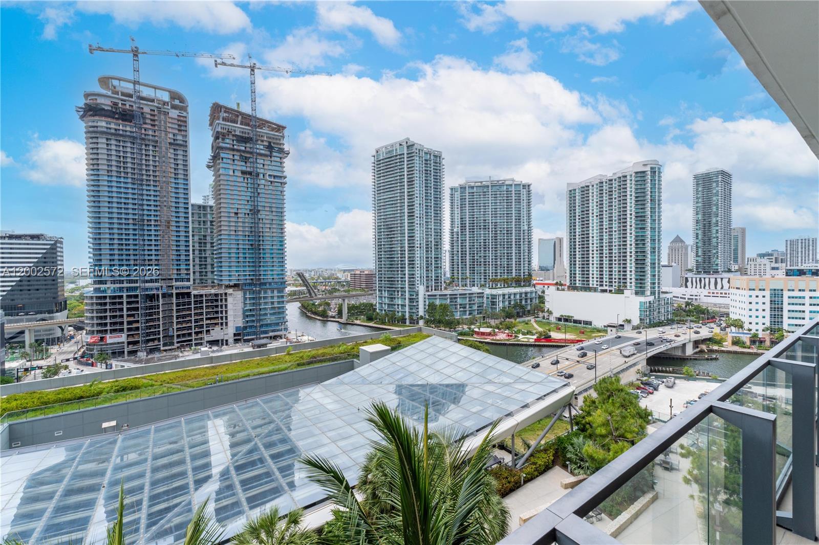 68 SE 6th St #1106, Miami FL 33131