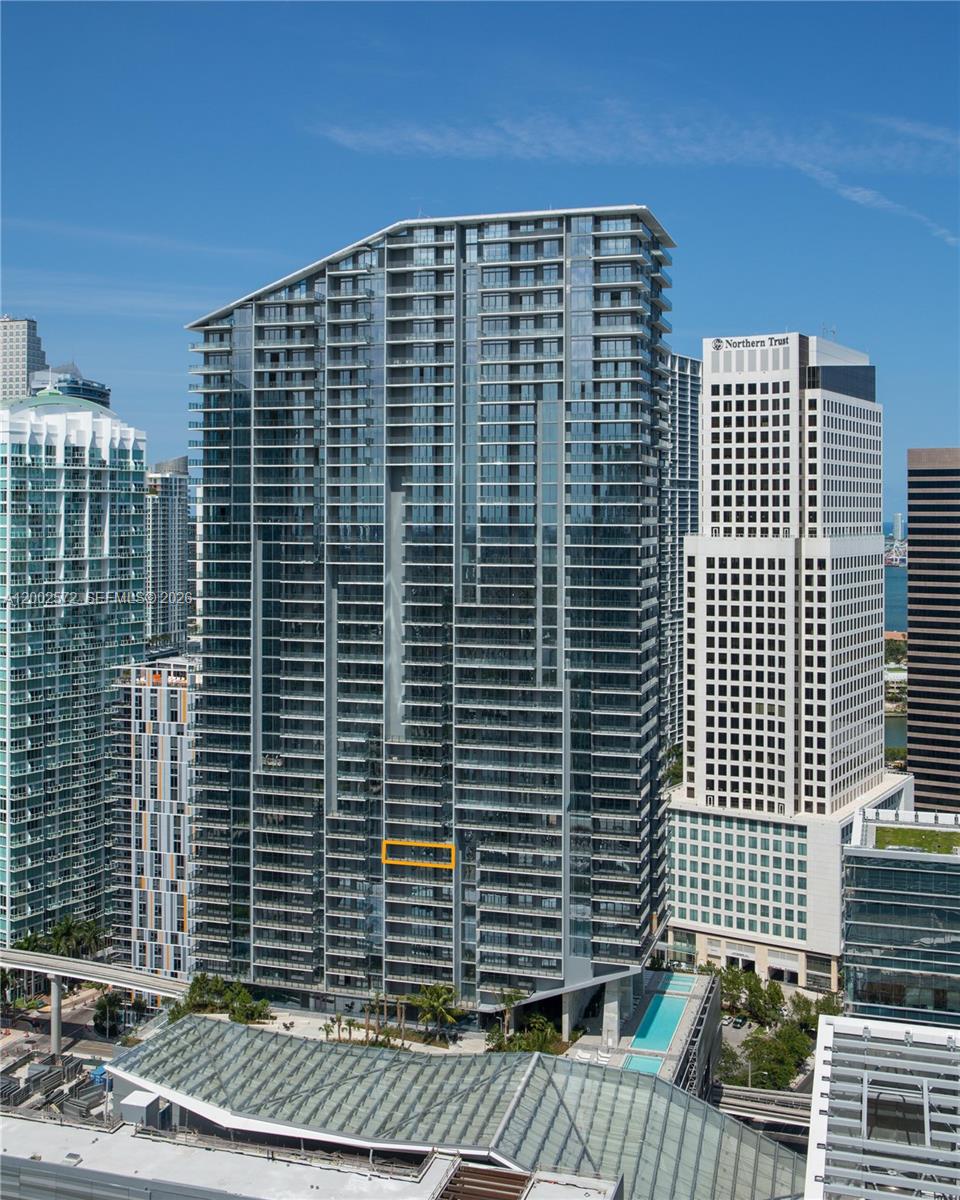 68 SE 6th St #1106, Miami FL 33131