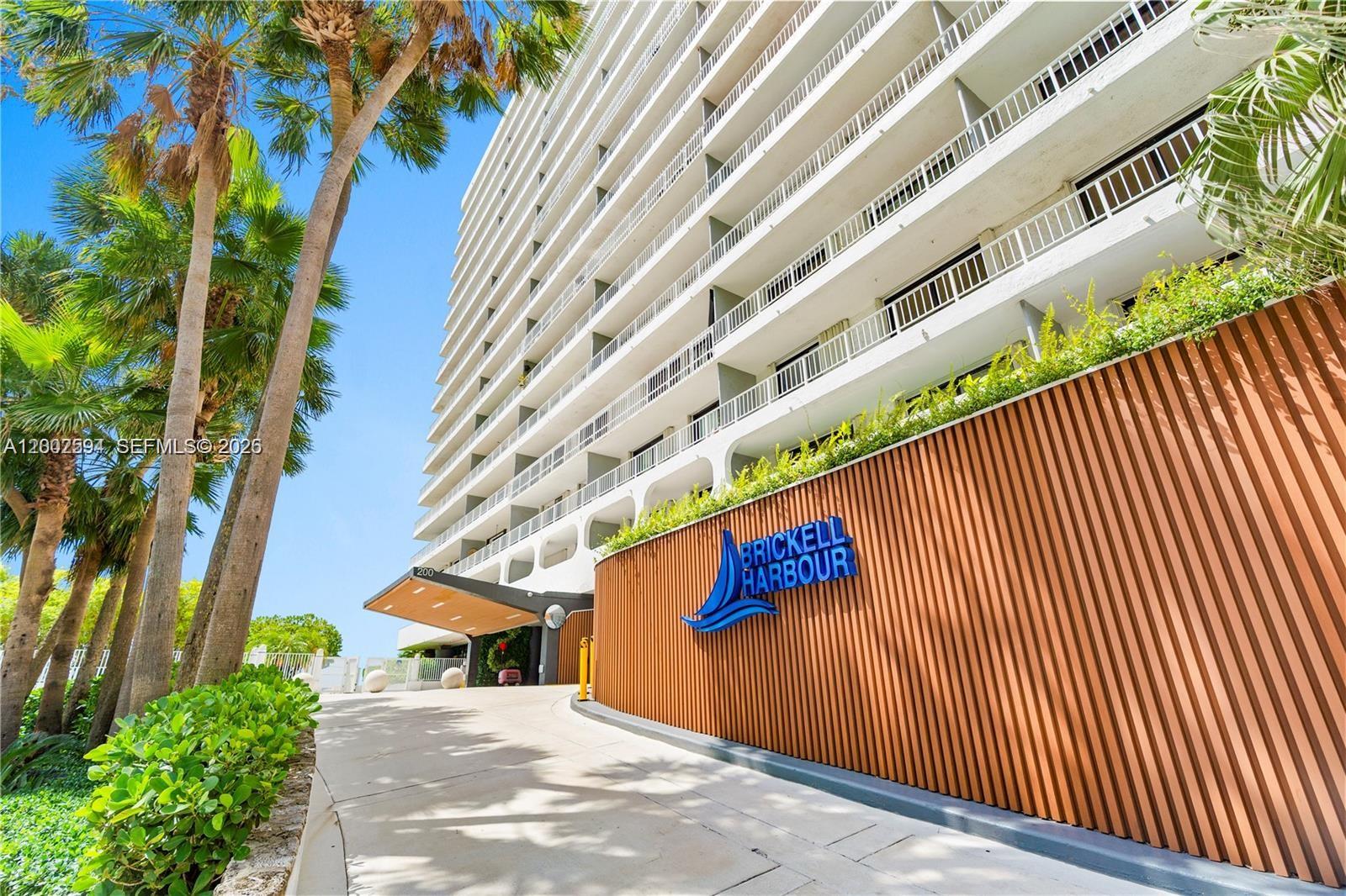 200 SE 15th Rd #3F, Miami FL 33129