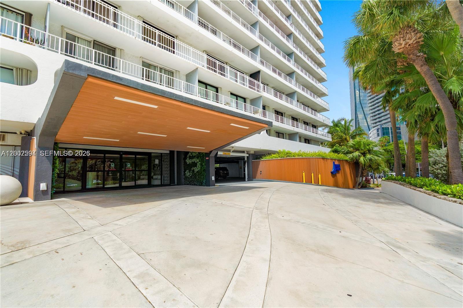 200 SE 15th Rd #3F, Miami FL 33129