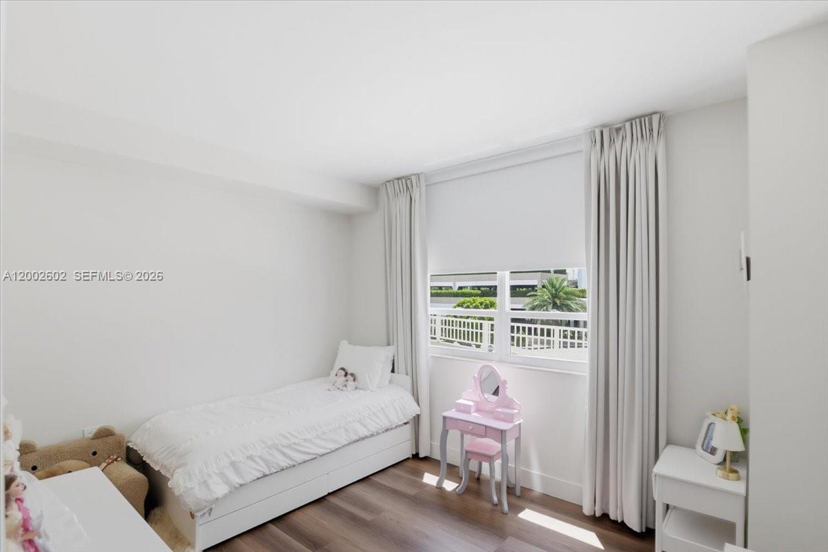 801 Brickell Key Blvd #409, Miami FL 33131