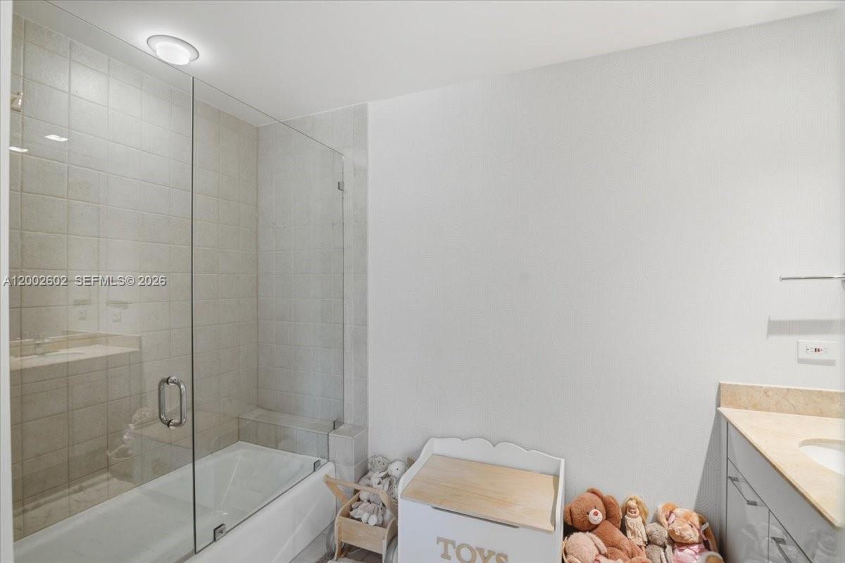 801 Brickell Key Blvd #409, Miami FL 33131